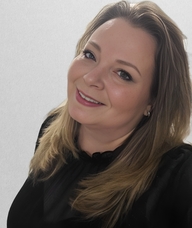 Book an Appointment with Liz Van Leeuwen for Aesthetics