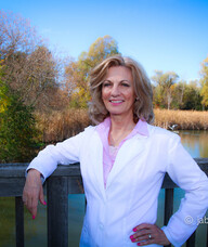Book an Appointment with Dr. Susan Gillis-Lawson for Chiropractic Therapy / Lifestyle Medicine