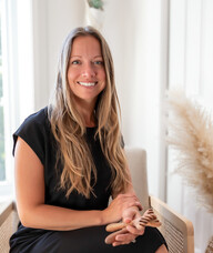 Book an Appointment with Amélie Heine for Head Spa